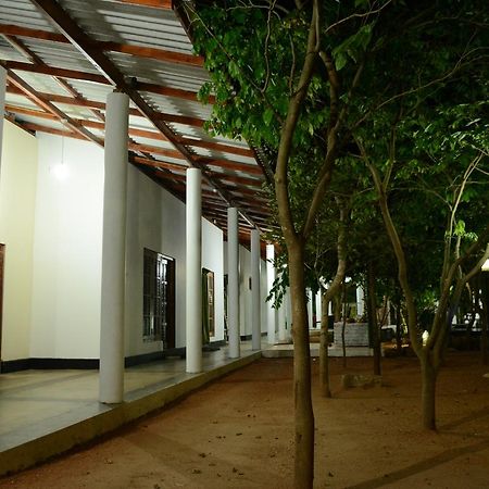 Alikele Hotel & Resort Sigiriya Buitenkant foto