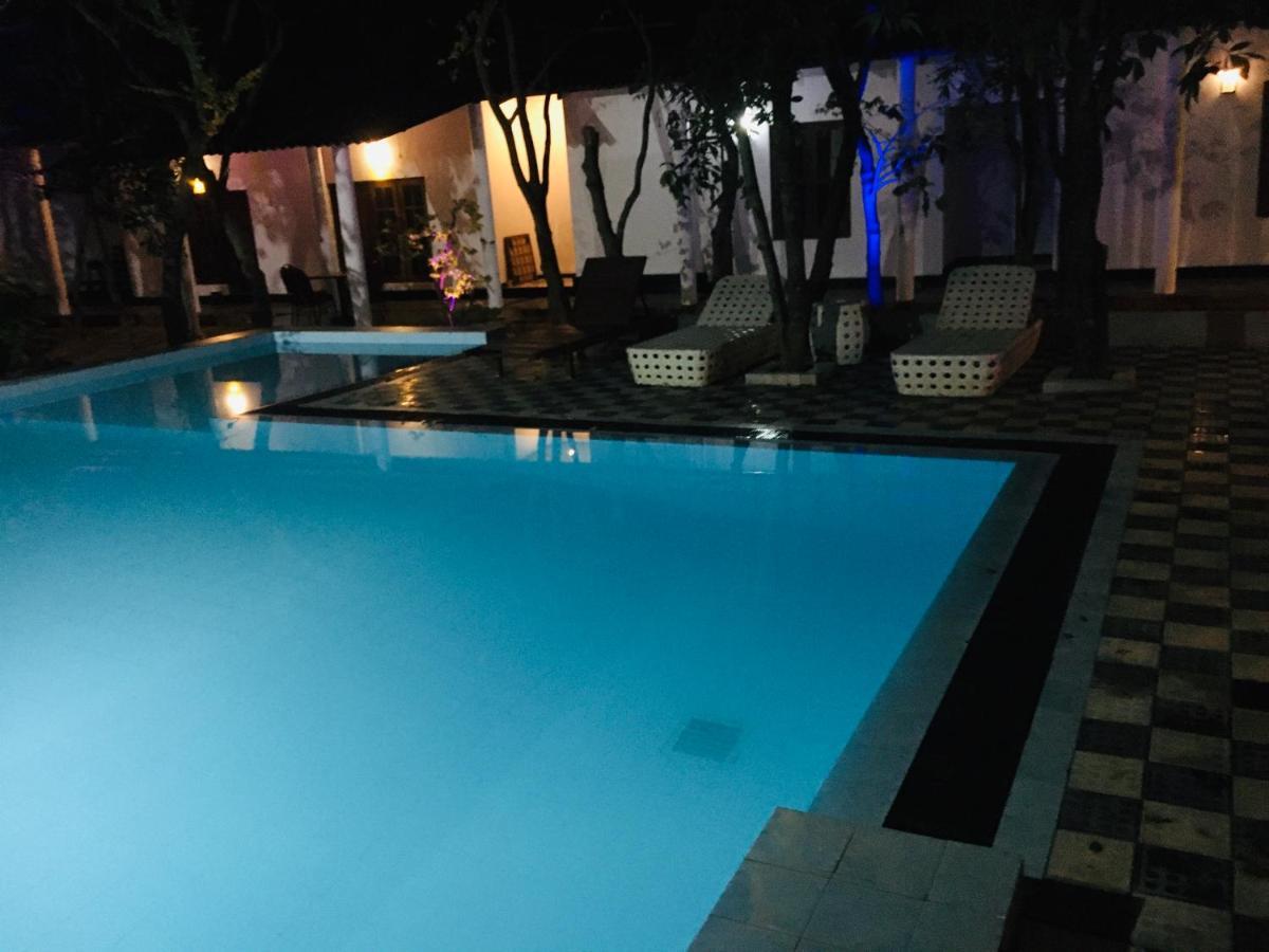 Alikele Hotel & Resort Sigiriya Buitenkant foto