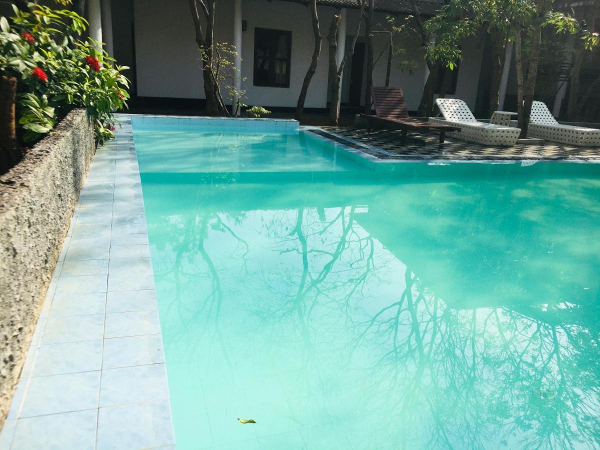 Alikele Hotel & Resort Sigiriya Buitenkant foto