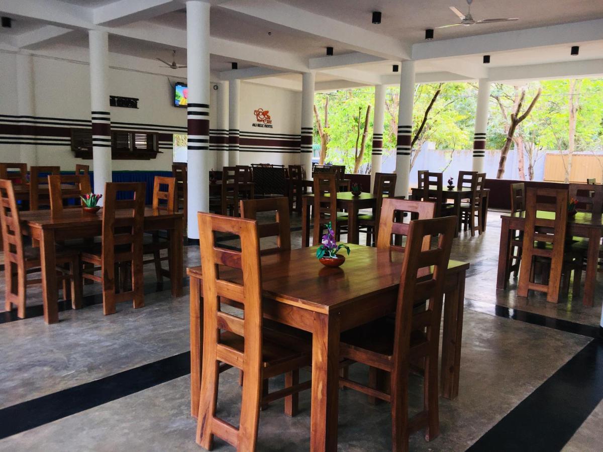 Alikele Hotel & Resort Sigiriya Buitenkant foto