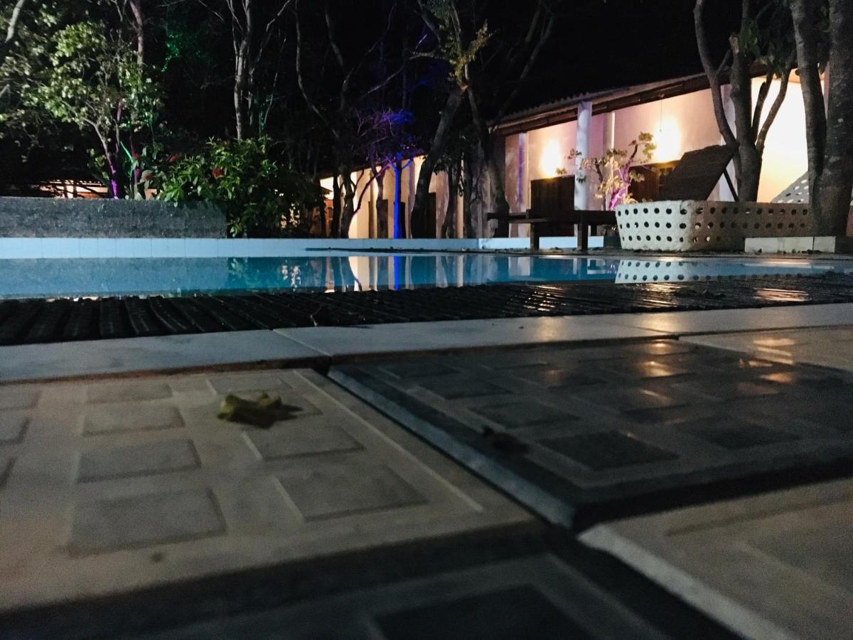 Alikele Hotel & Resort Sigiriya Buitenkant foto