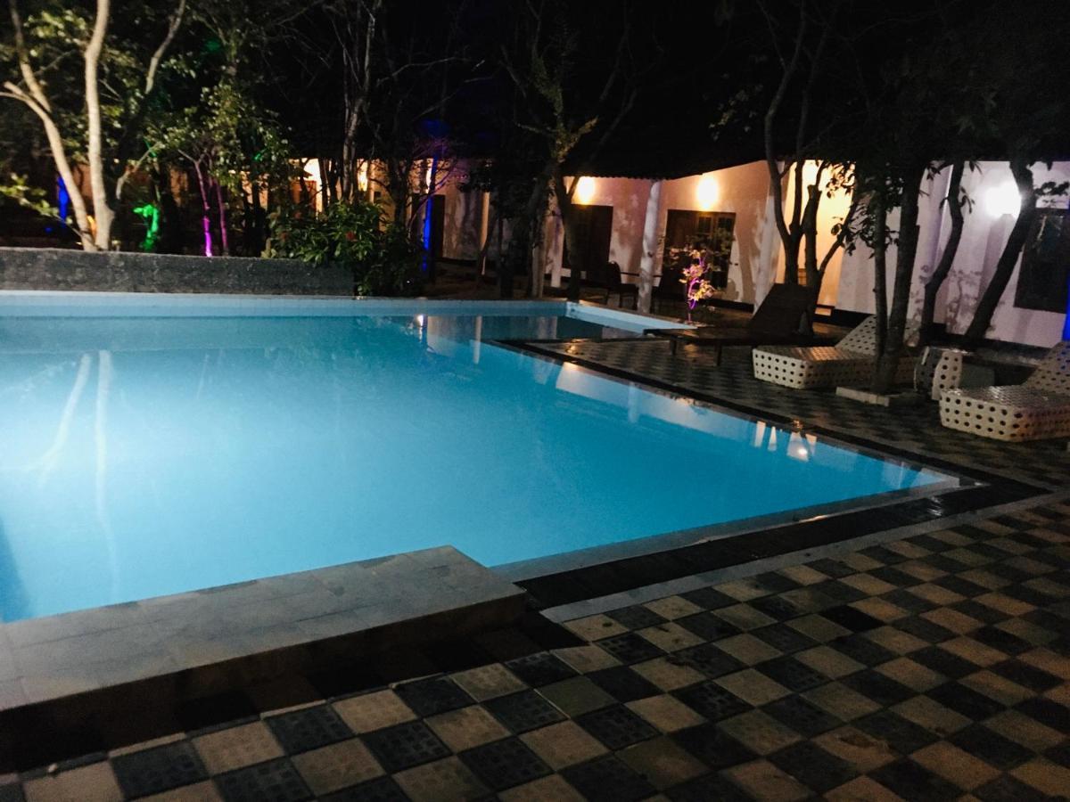 Alikele Hotel & Resort Sigiriya Buitenkant foto