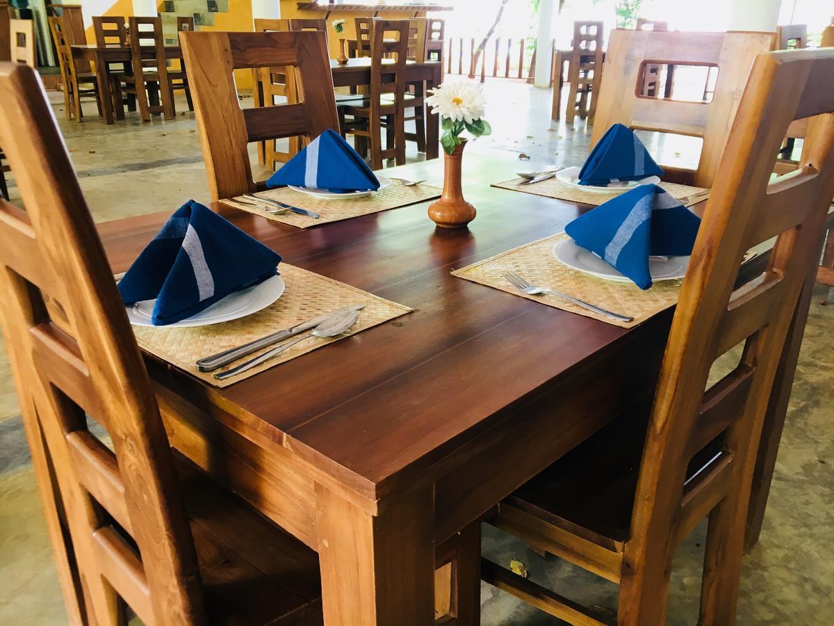 Alikele Hotel & Resort Sigiriya Buitenkant foto